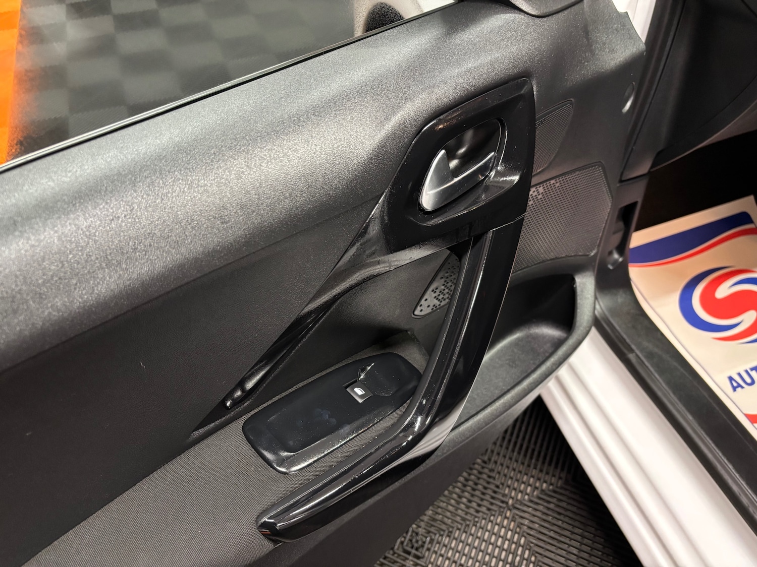 Used Peugeot 208 2015 for sale - 76381369: Photo 53