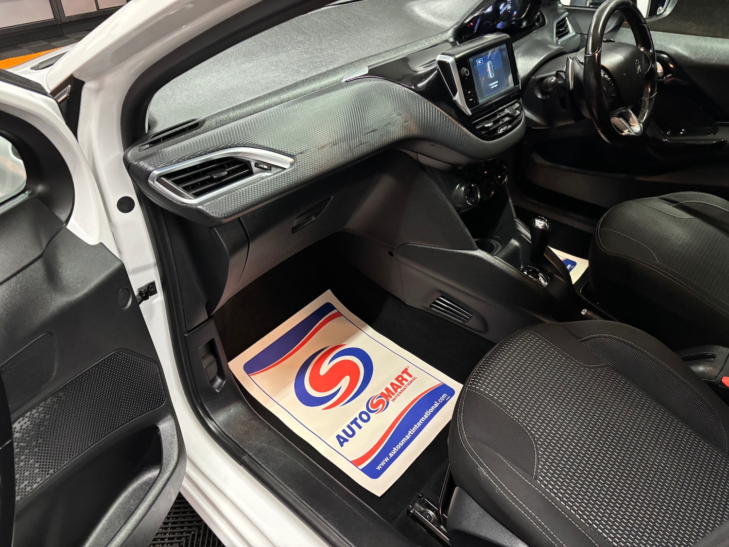 Used Peugeot 208 2015 for sale - 76381369: Photo 57