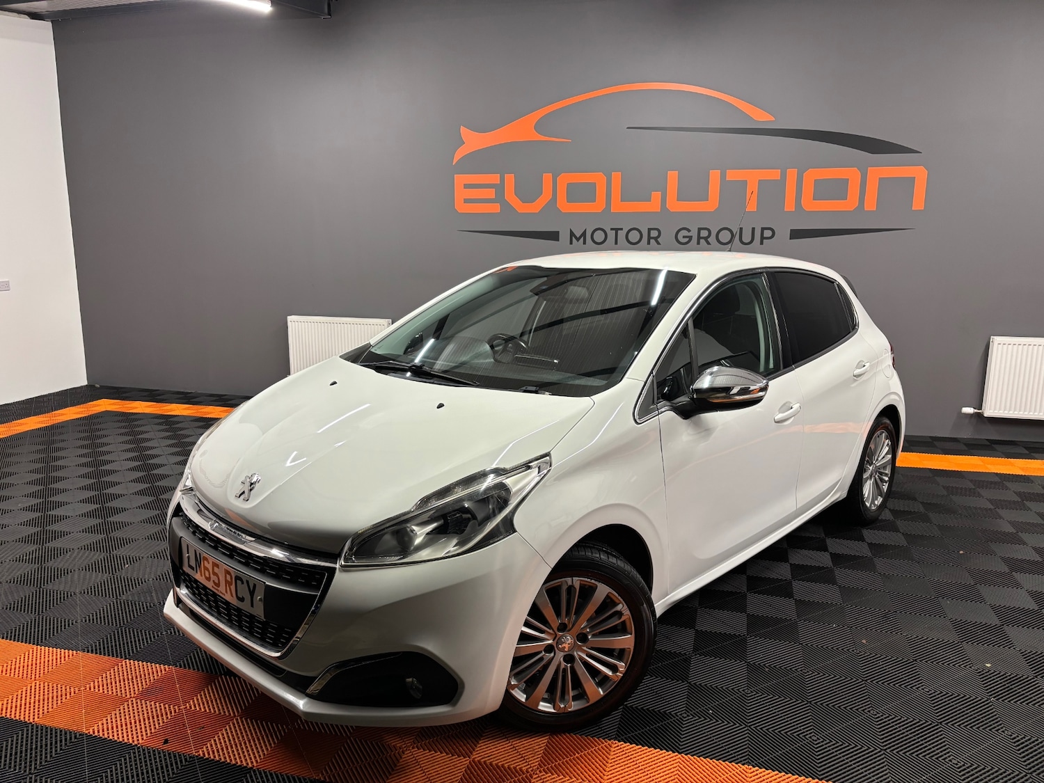 Used Peugeot 208 2015 for sale - 76381369: Photo 6