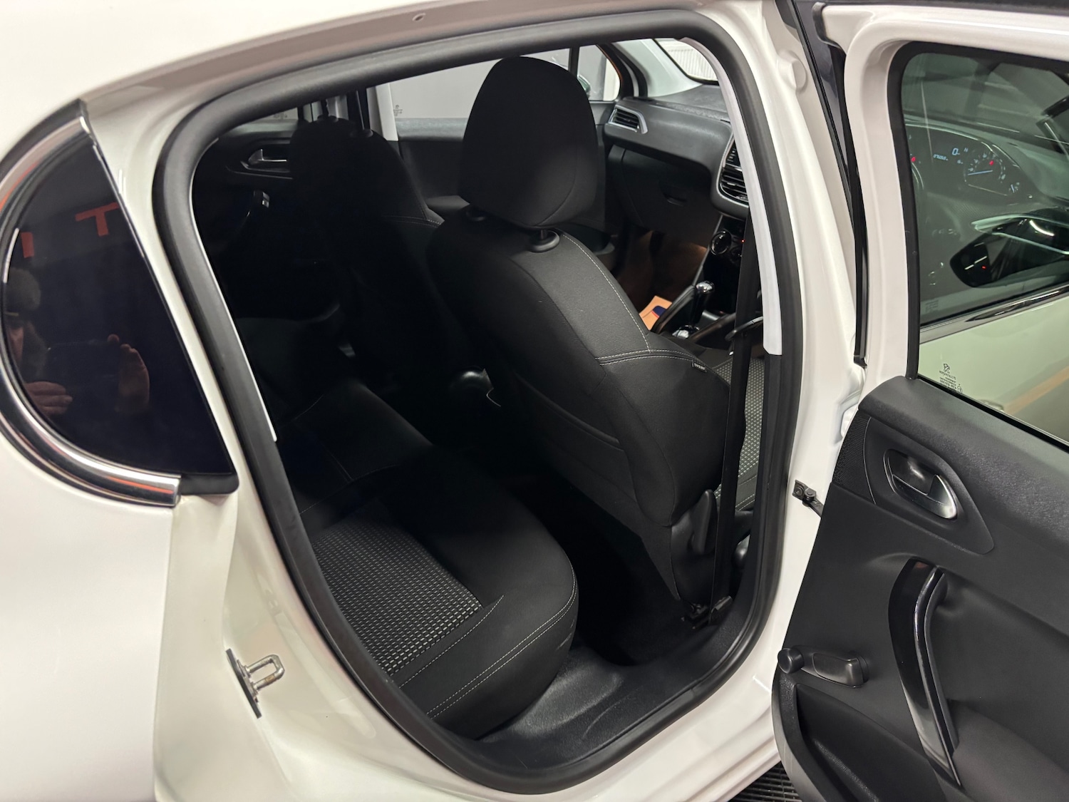 Used Peugeot 208 2015 for sale - 76381369: Photo 61