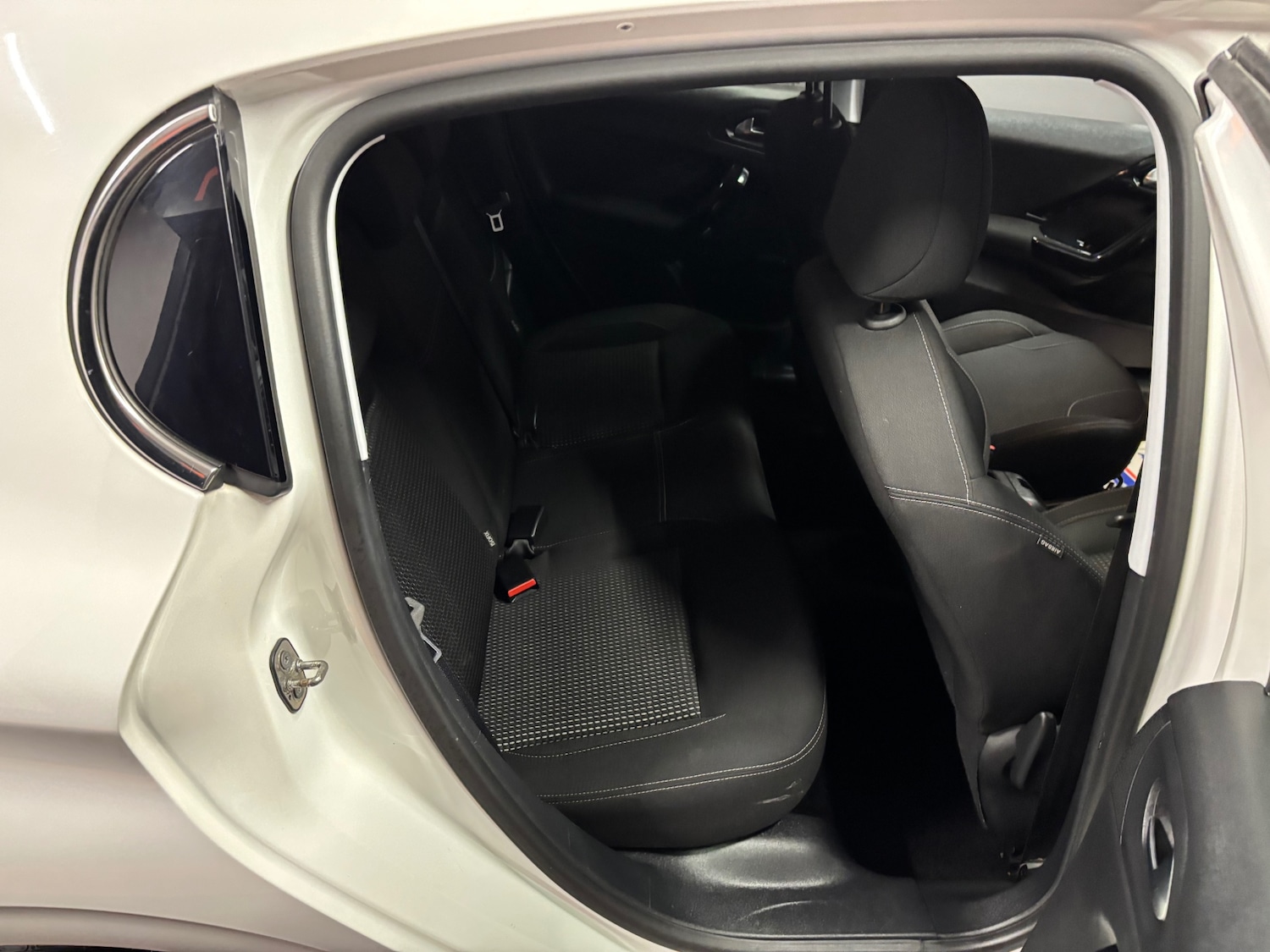 Used Peugeot 208 2015 for sale - 76381369: Photo 63