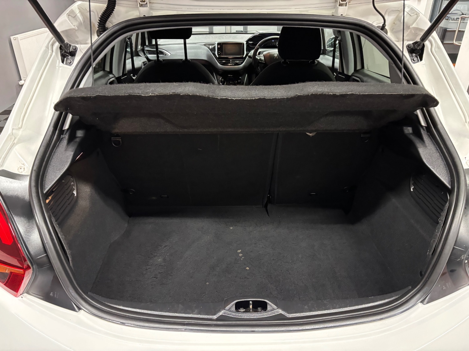 Used Peugeot 208 2015 for sale - 76381369: Photo 65