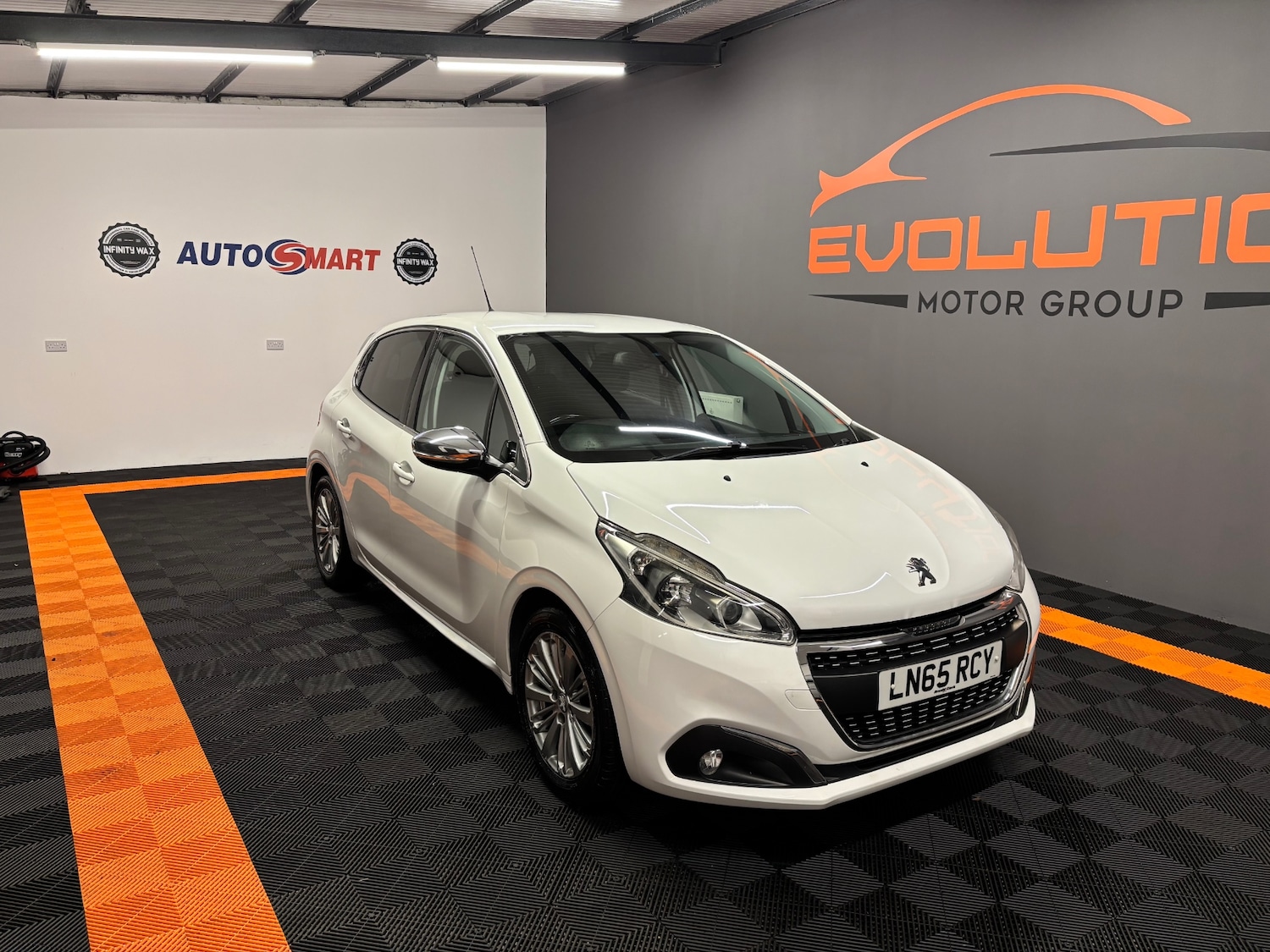 Used Peugeot 208 2015 for sale - 76381369: Photo 7