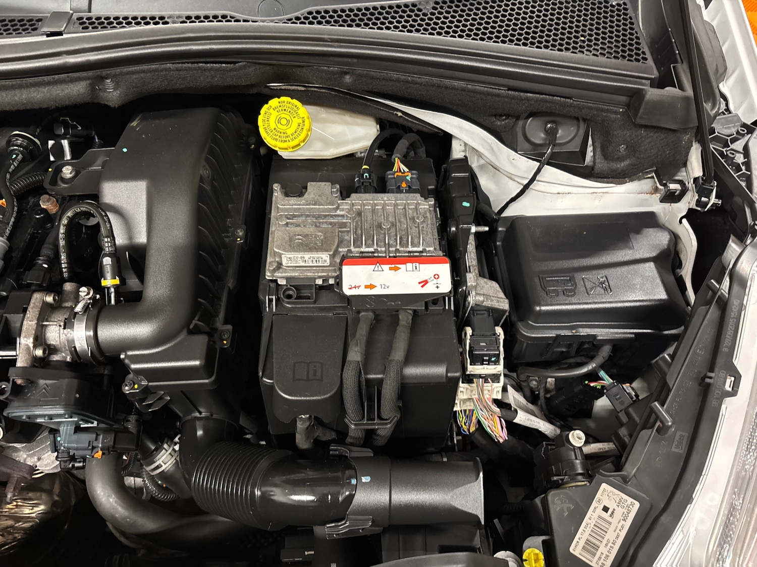 Used Peugeot 208 2015 for sale - 76381369: Photo 77