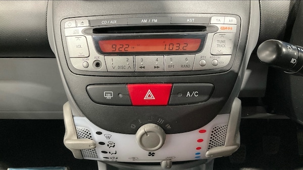 Used Toyota AYGO 2009 for sale - 76292828: Photo 10