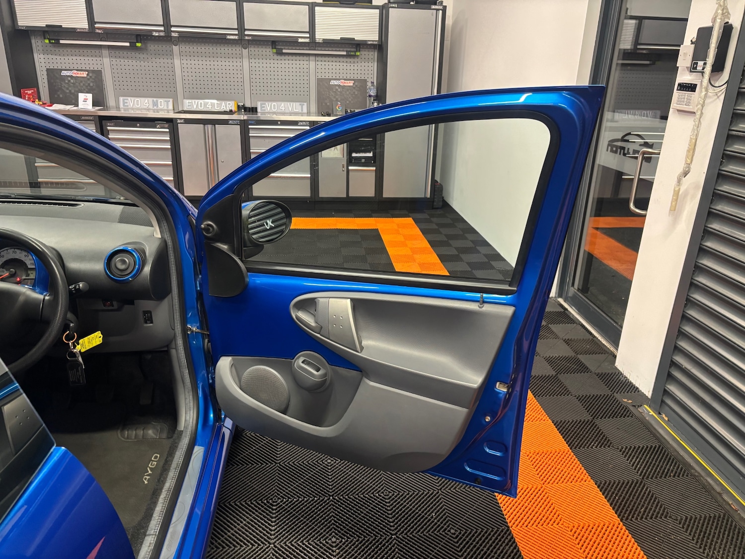 Used Toyota AYGO 2009 for sale - 76292828: Photo 41