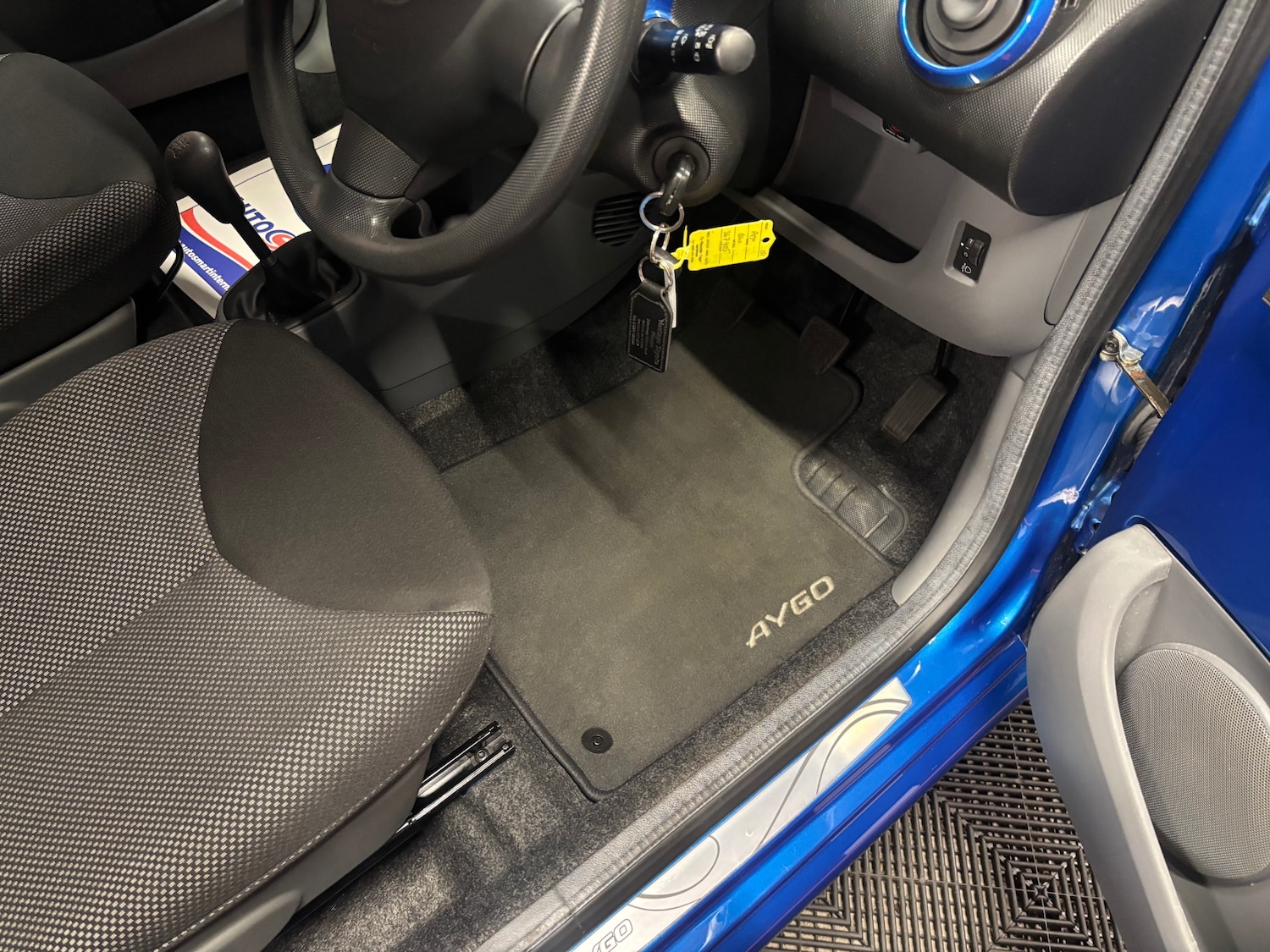 Used Toyota AYGO 2009 for sale - 76292828: Photo 44