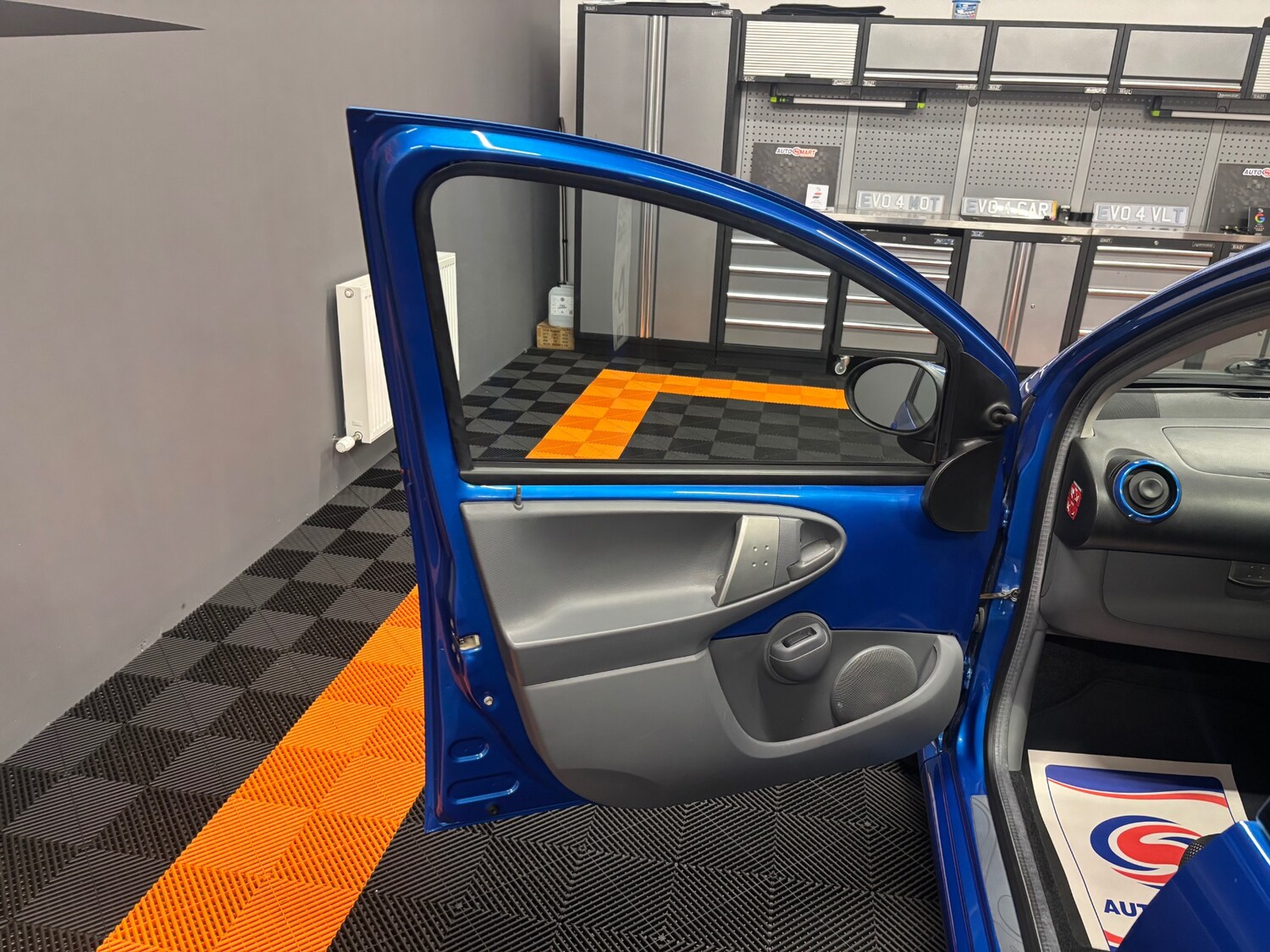 Used Toyota AYGO 2009 for sale - 76292828: Photo 59