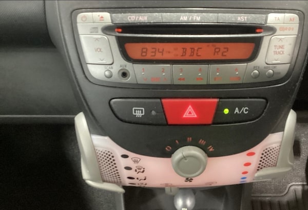Used Peugeot 107 2014 for sale - 76268202: Photo 10