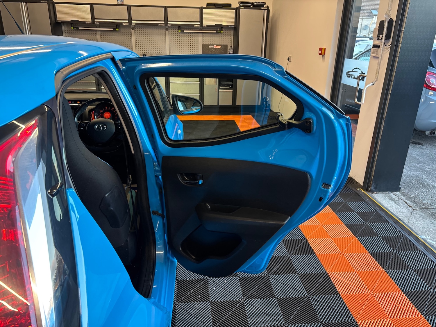 Used Toyota AYGO 2016 for sale - 76097499: Photo 51