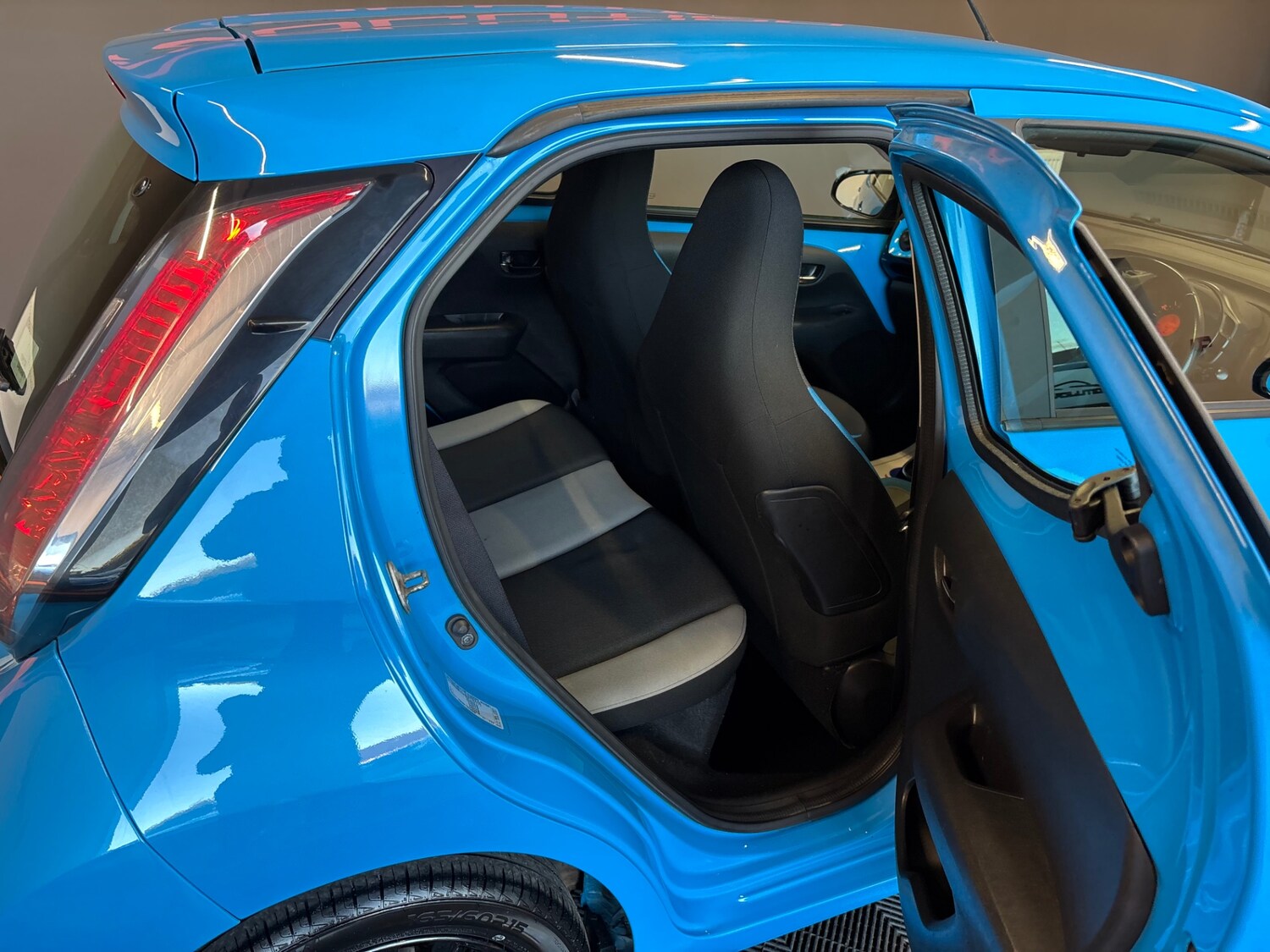 Used Toyota AYGO 2016 for sale - 76097499: Photo 52