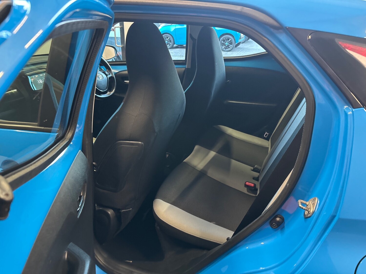 Used Toyota AYGO 2016 for sale - 76097499: Photo 61