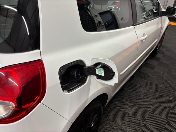 Used Renault Clio 2012 for sale - 76168089: Photo 26