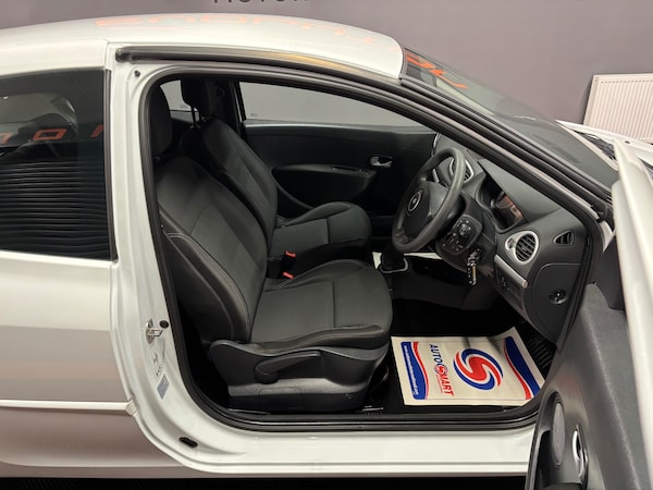 Used Renault Clio 2012 for sale - 76168089: Photo 33