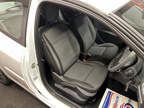 Used Renault Clio 2012 for sale - 76168089: Photo 34