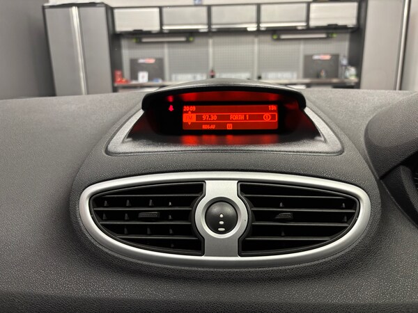 Used Renault Clio 2012 for sale - 76168089: Photo 41