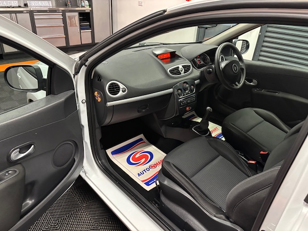 Used Renault Clio 2012 for sale - 76168089: Photo 51
