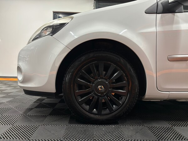 Used Renault Clio 2012 for sale - 76168089: Photo 59