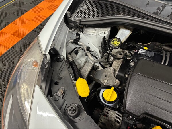 Used Renault Clio 2012 for sale - 76168089: Photo 74