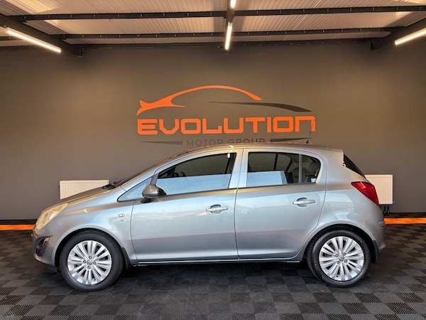Used Vauxhall Corsa 2011 for sale - 75256878: Photo 2