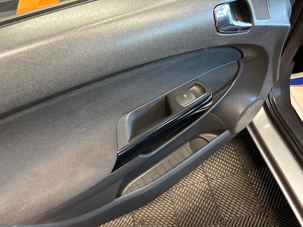 Used Vauxhall Corsa 2011 for sale - 75256878: Photo 53