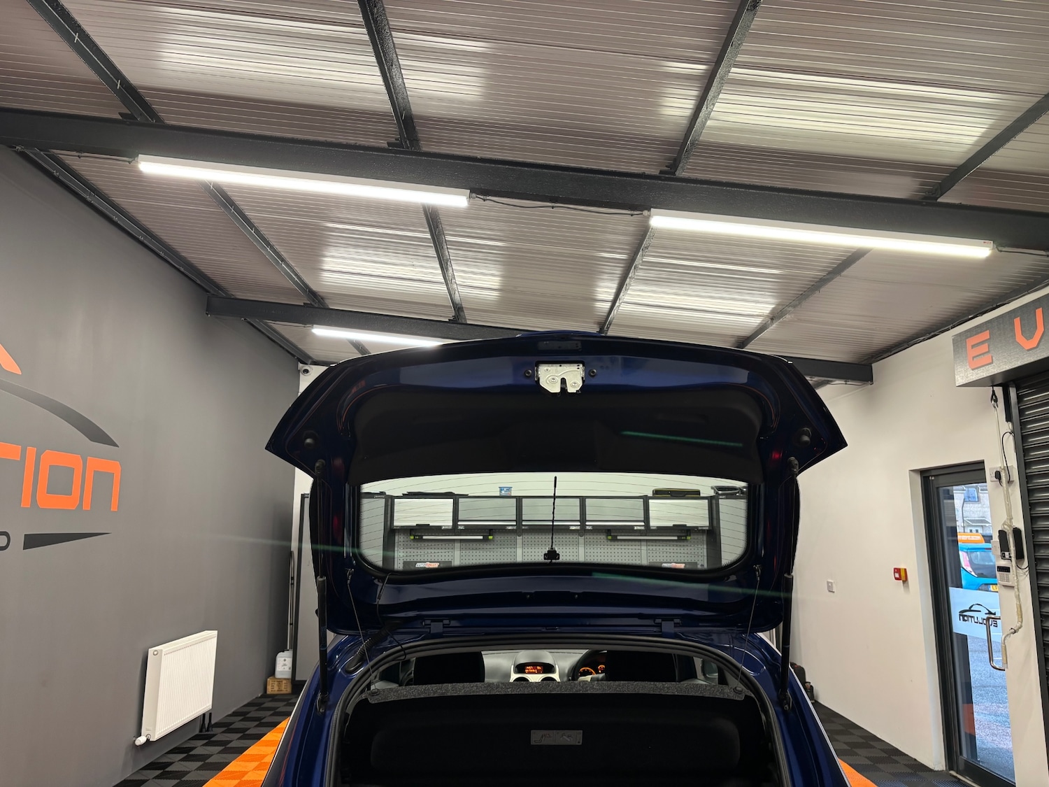 Used Vauxhall Corsa 2010 for sale - 76766529: Photo 37