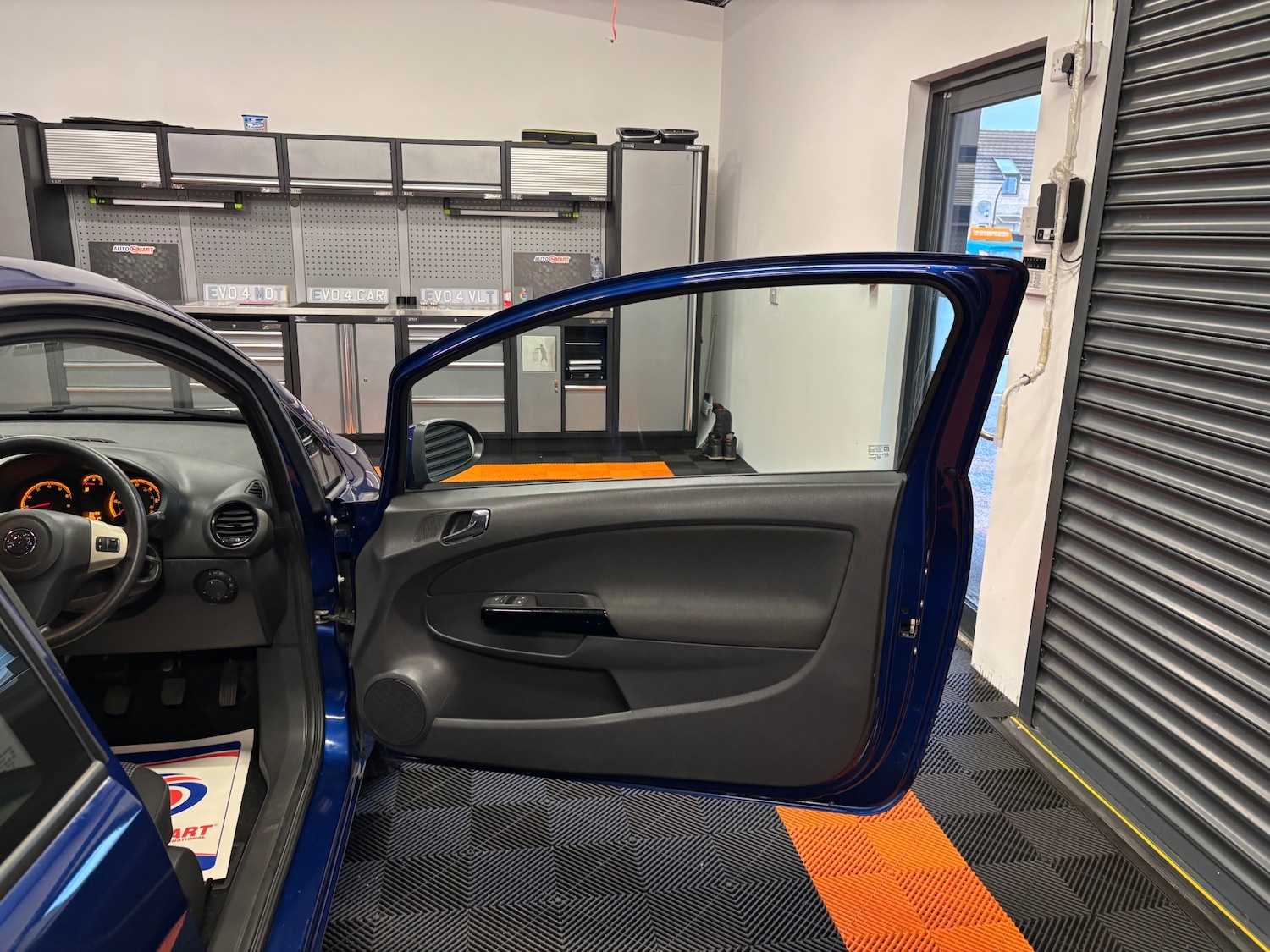 Used Vauxhall Corsa 2010 for sale - 76766529: Photo 44