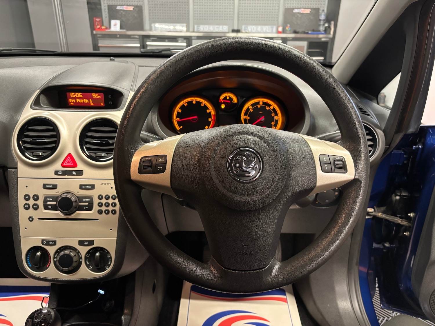 Used Vauxhall Corsa 2010 for sale - 76766529: Photo 51