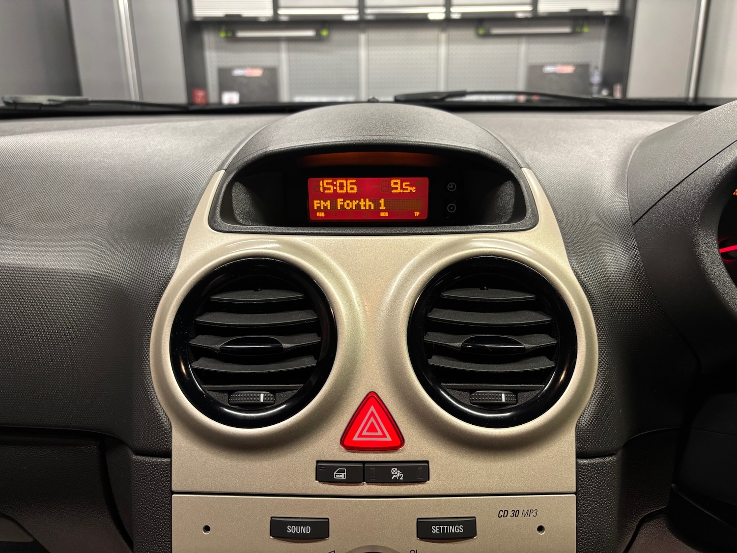 Used Vauxhall Corsa 2010 for sale - 76766529: Photo 53