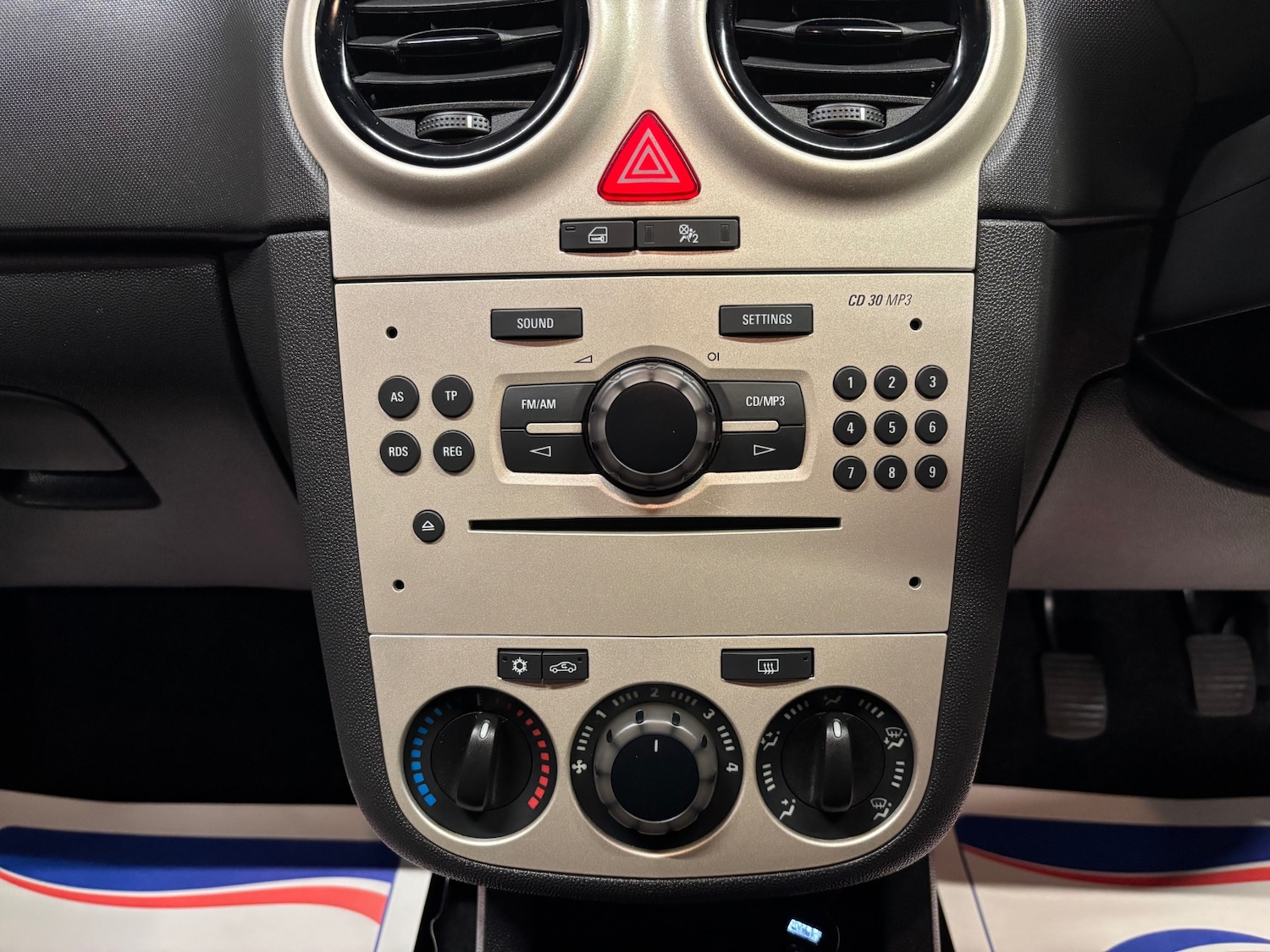 Used Vauxhall Corsa 2010 for sale - 76766529: Photo 59