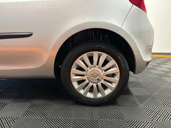 Used Renault Clio 2010 for sale - 75258797: Photo 21