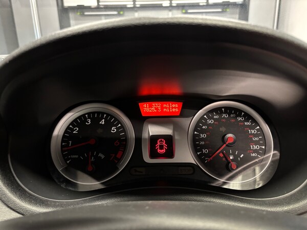 Used Renault Clio 2010 for sale - 75258797: Photo 28