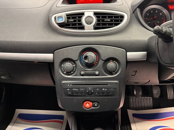 Used Renault Clio 2010 for sale - 75258797: Photo 29