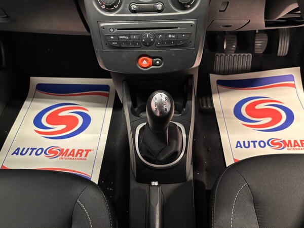 Used Renault Clio 2010 for sale - 75258797: Photo 30