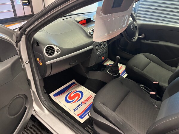 Used Renault Clio 2010 for sale - 75258797: Photo 34
