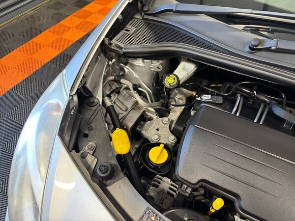 Used Renault Clio 2010 for sale - 75258797: Photo 41