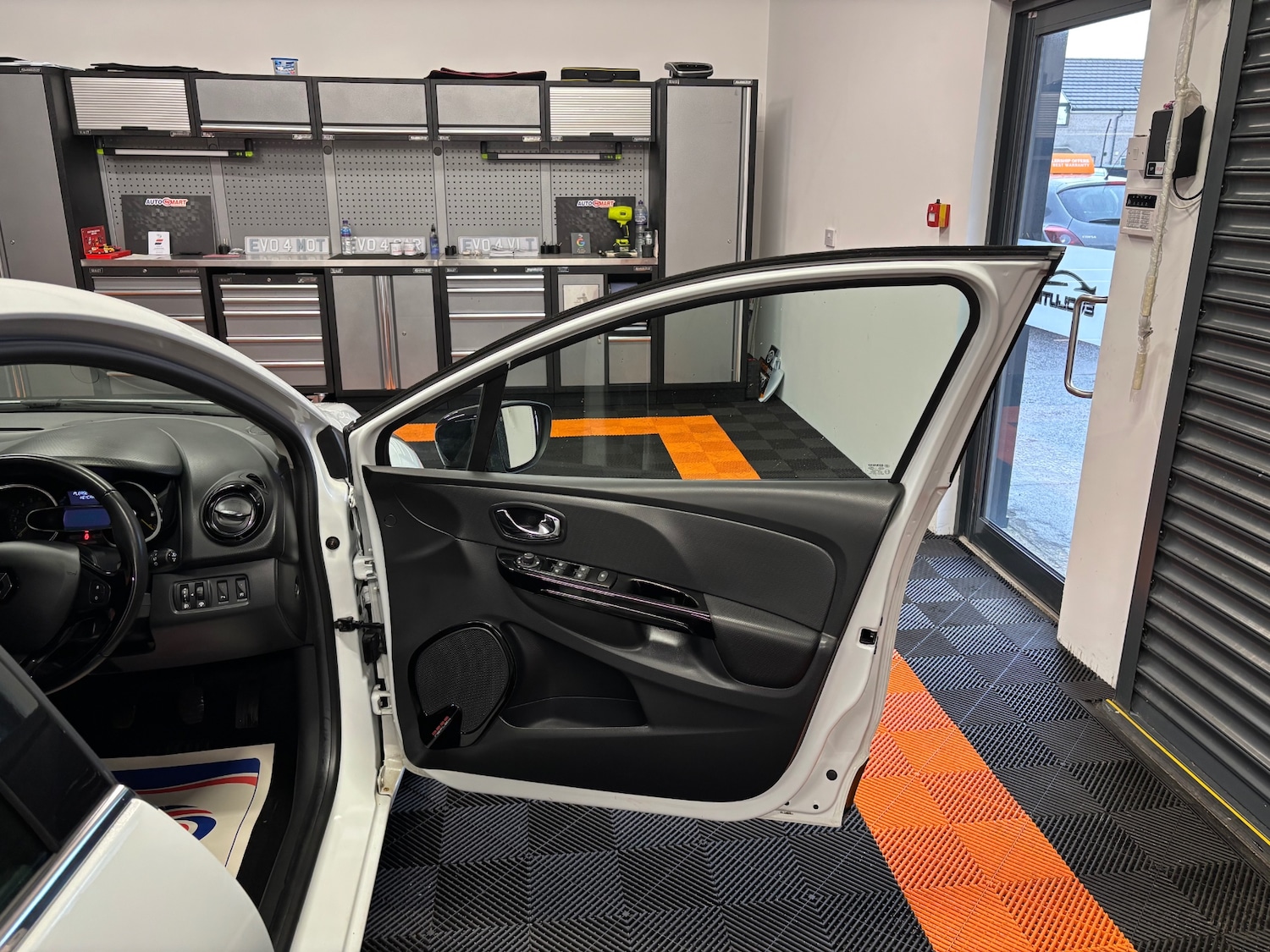 Used Renault Clio 2014 for sale - 77482232: Photo 45