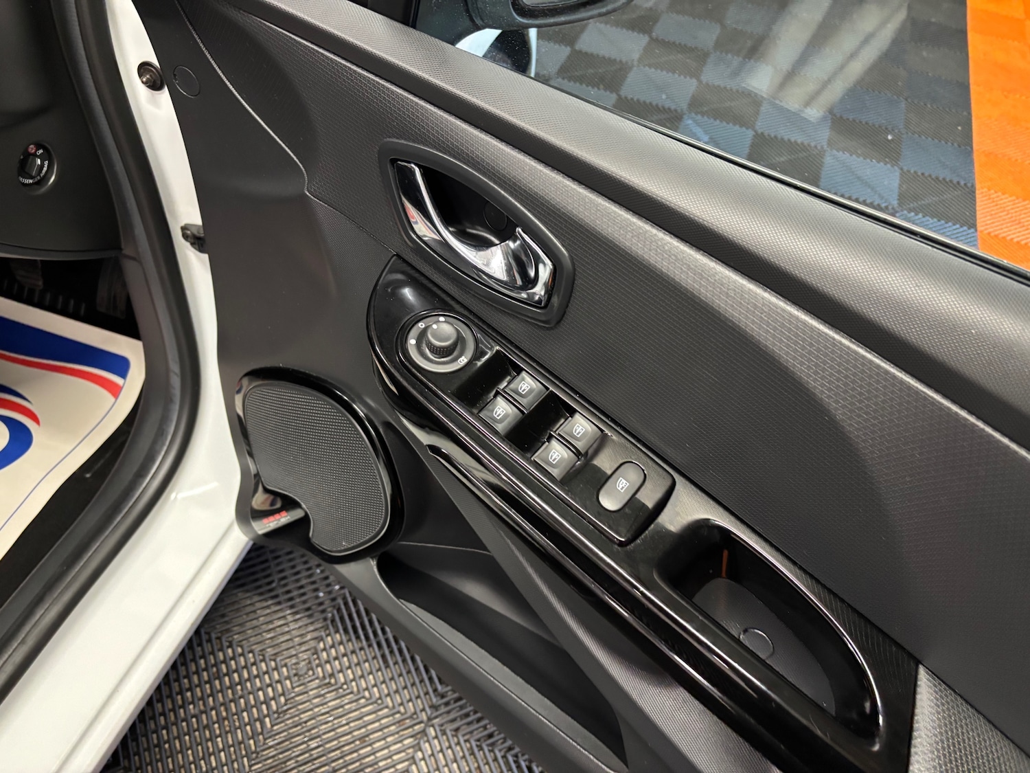 Used Renault Clio 2014 for sale - 77482232: Photo 46