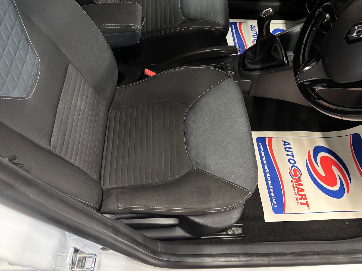 Used Renault Clio 2014 for sale - 77482232: Photo 51