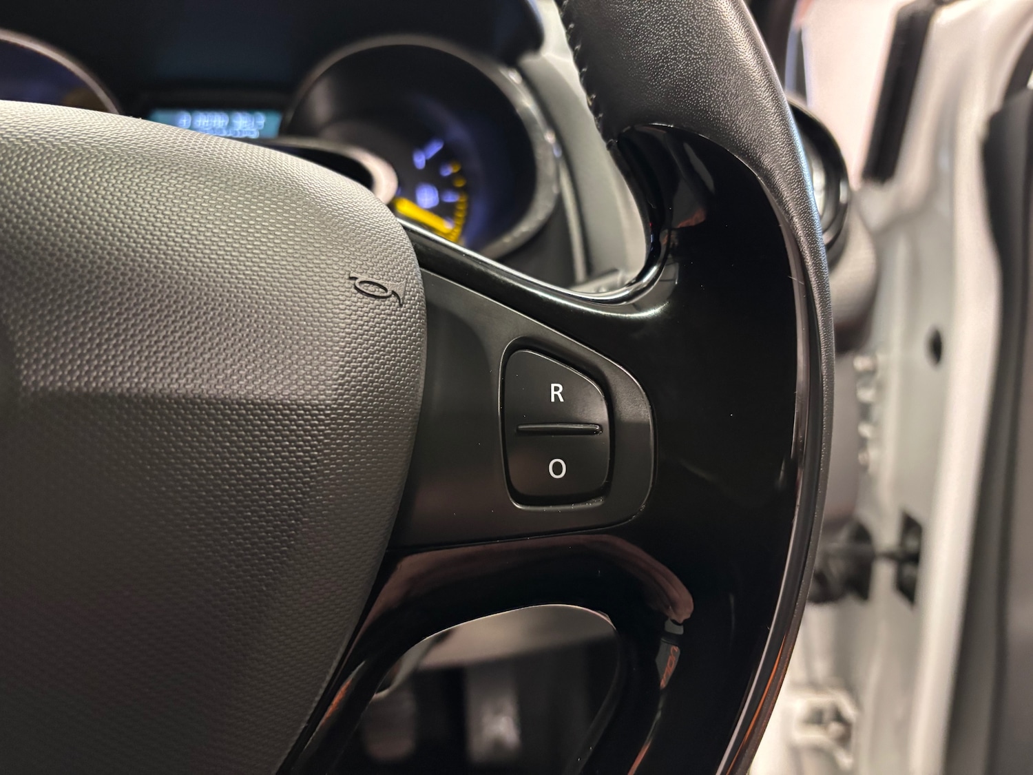 Used Renault Clio 2014 for sale - 77482232: Photo 56