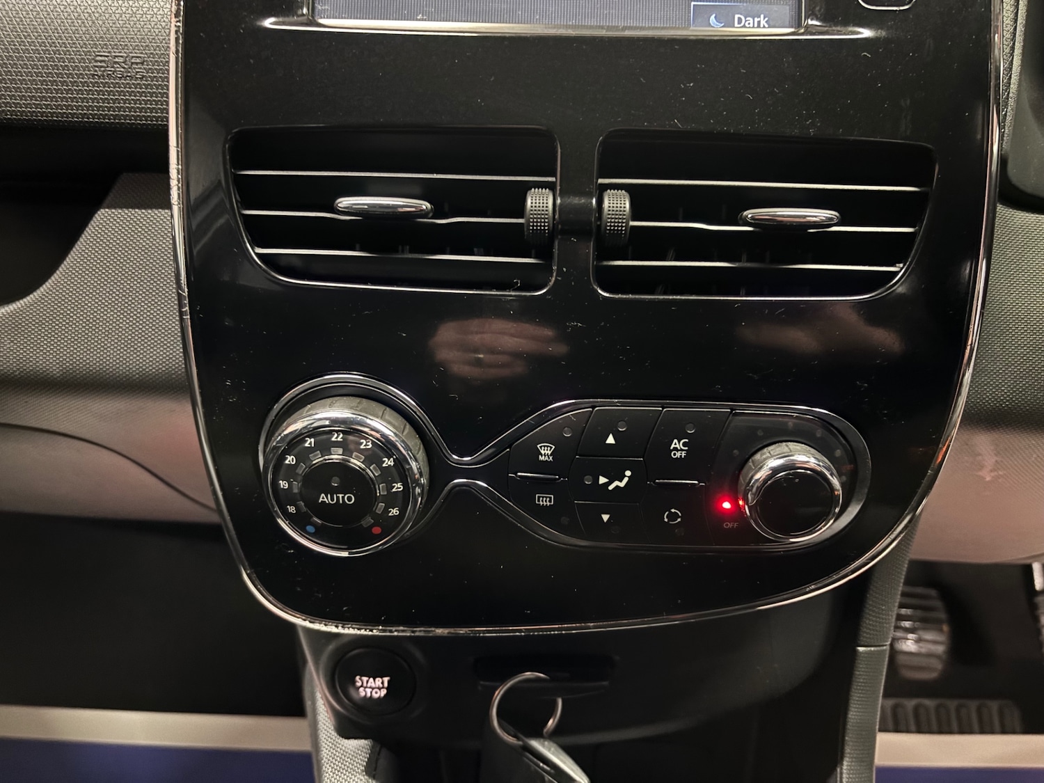 Used Renault Clio 2014 for sale - 77482232: Photo 60