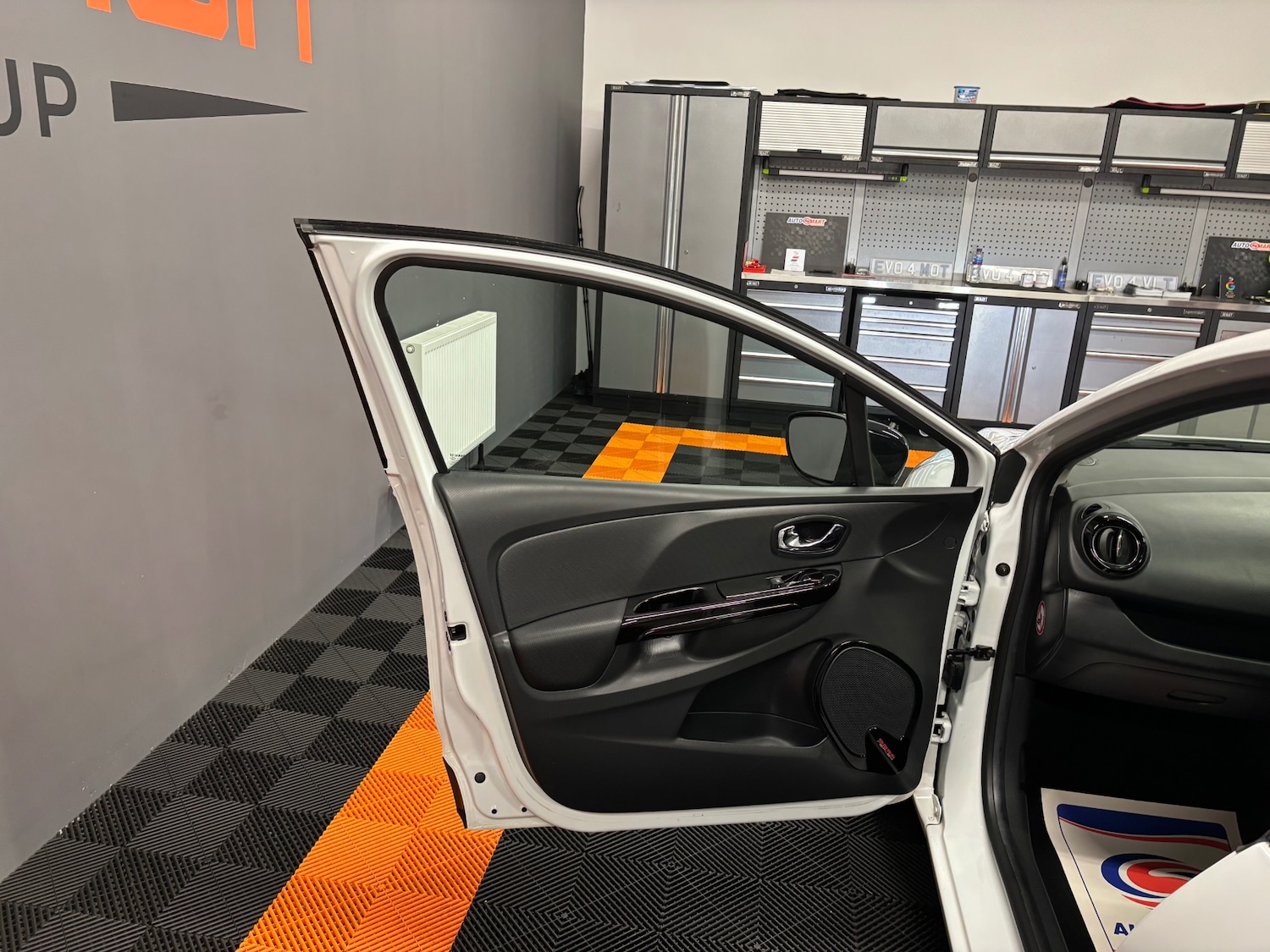 Used Renault Clio 2014 for sale - 77482232: Photo 66