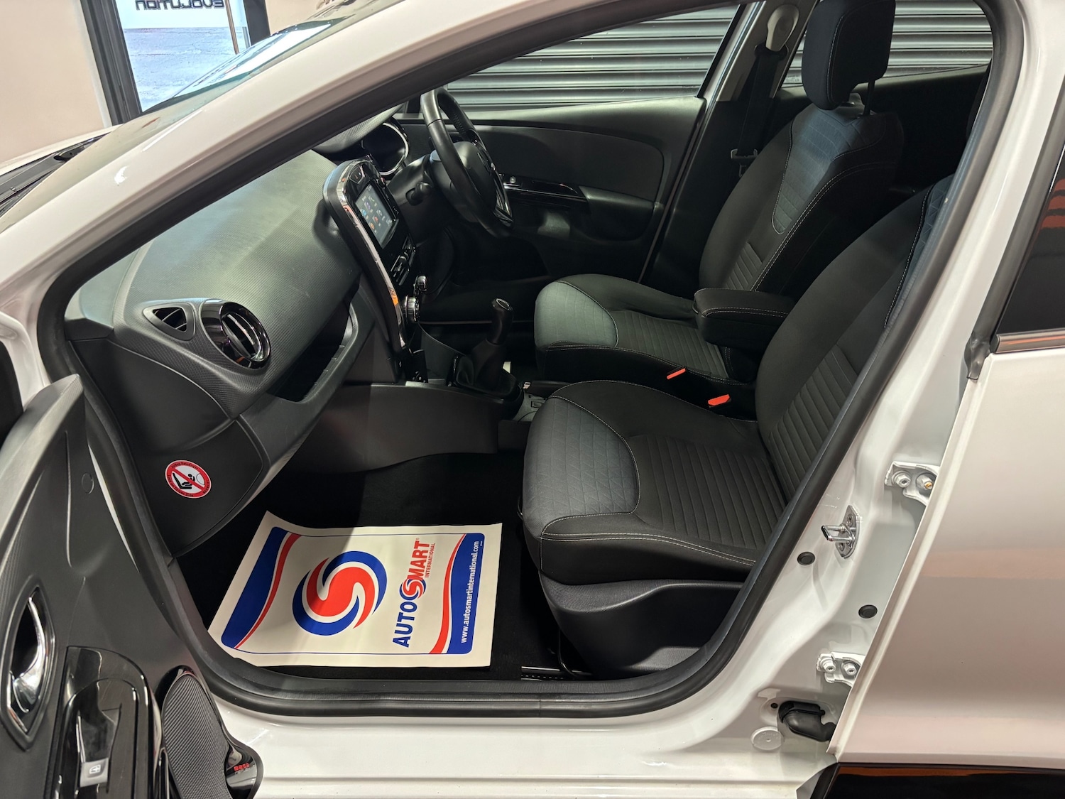 Used Renault Clio 2014 for sale - 77482232: Photo 69