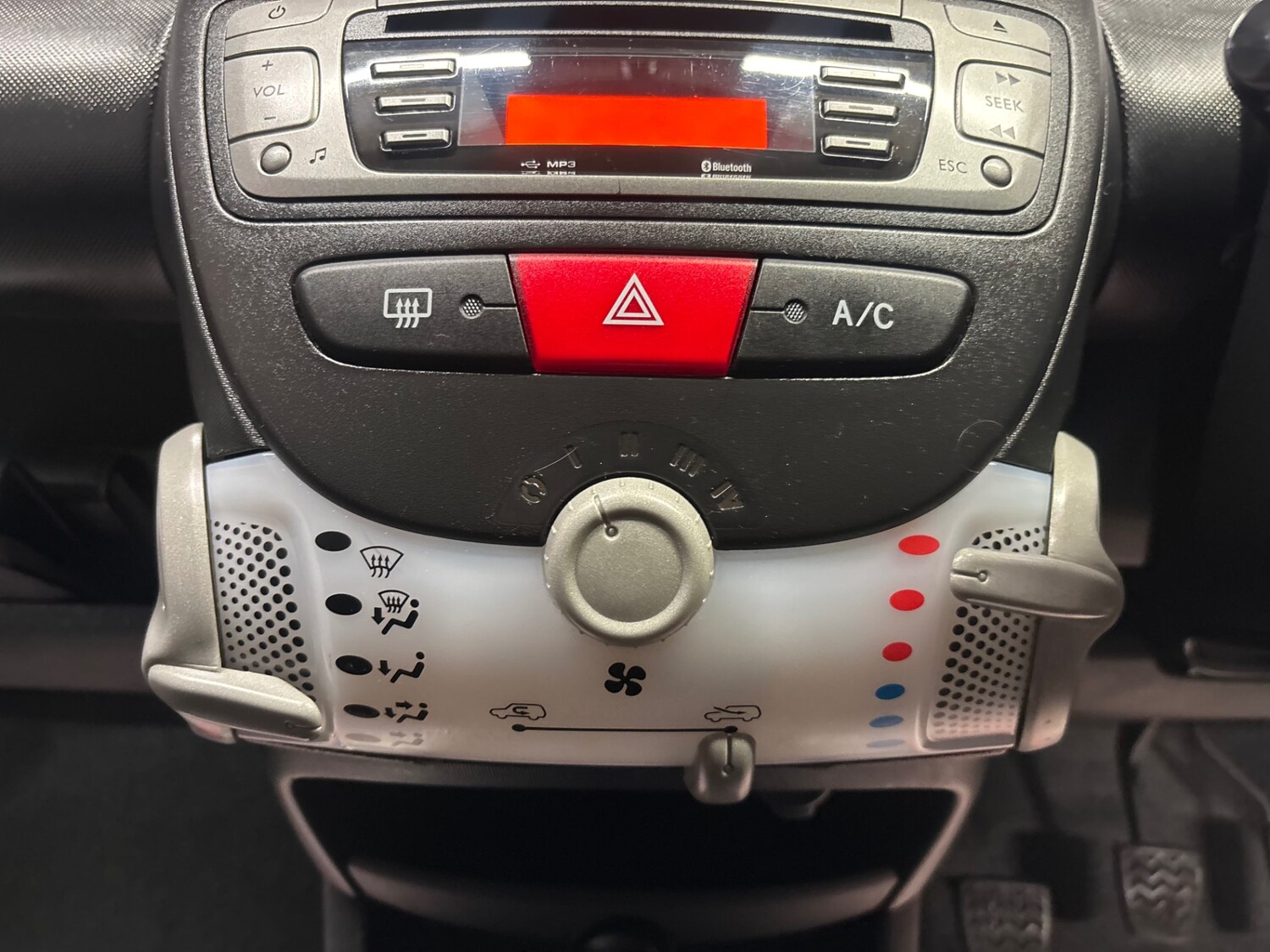 Used Toyota AYGO 2013 for sale - 76000493: Photo 45