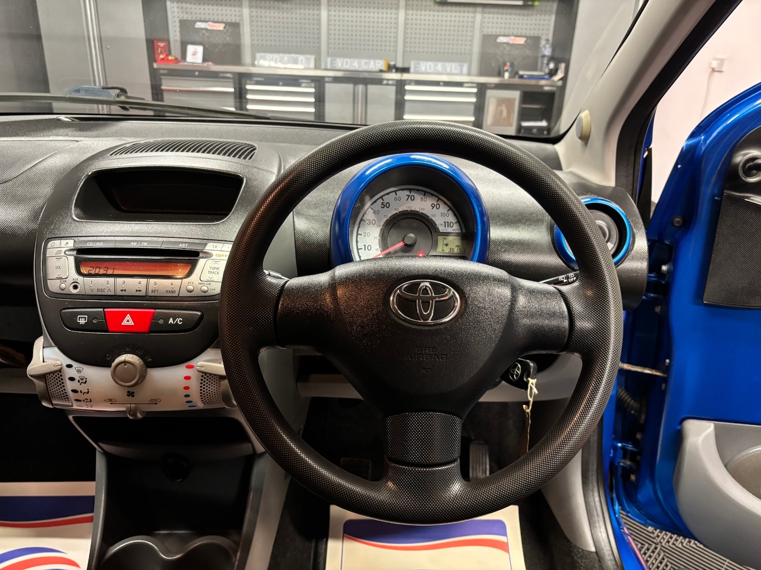 Used Toyota AYGO 2009 for sale - 76268194: Photo 38