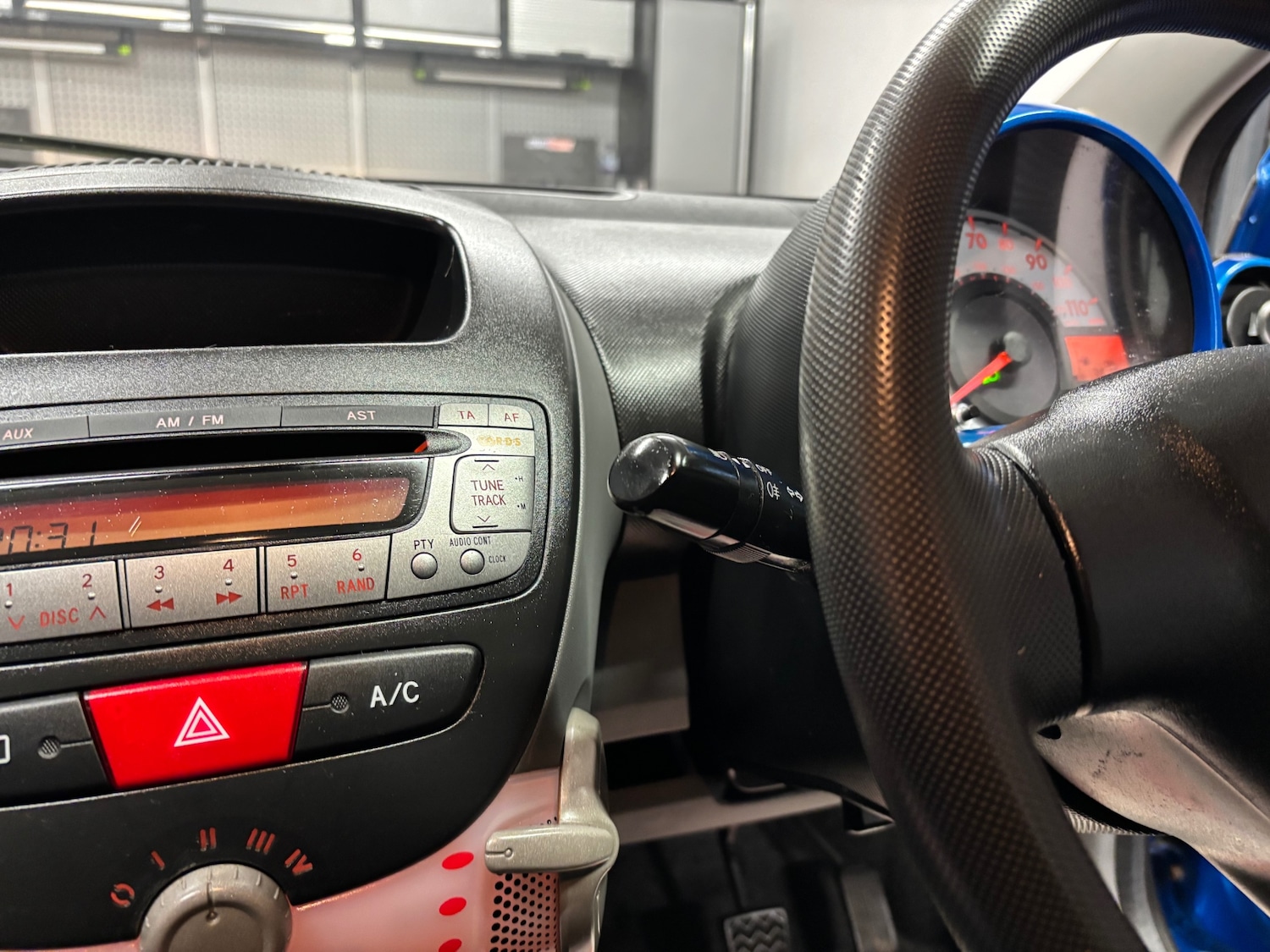 Used Toyota AYGO 2009 for sale - 76268194: Photo 41