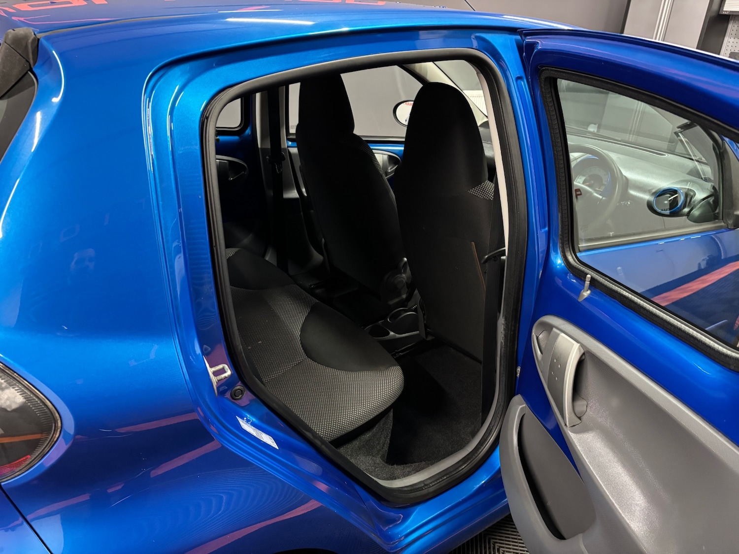 Used Toyota AYGO 2009 for sale - 76268194: Photo 48