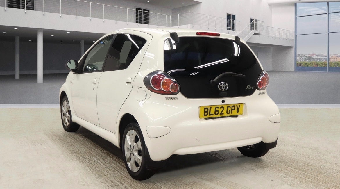 Used Toyota AYGO 2013 for sale - 77837266: Photo 2