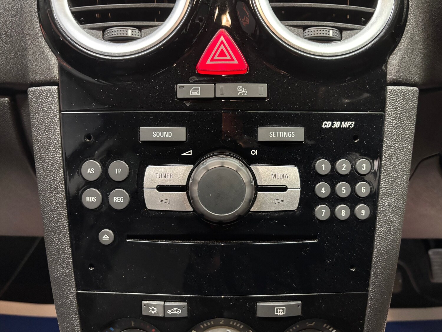 Used Vauxhall Corsa 2014 for sale - 76767410: Photo 43