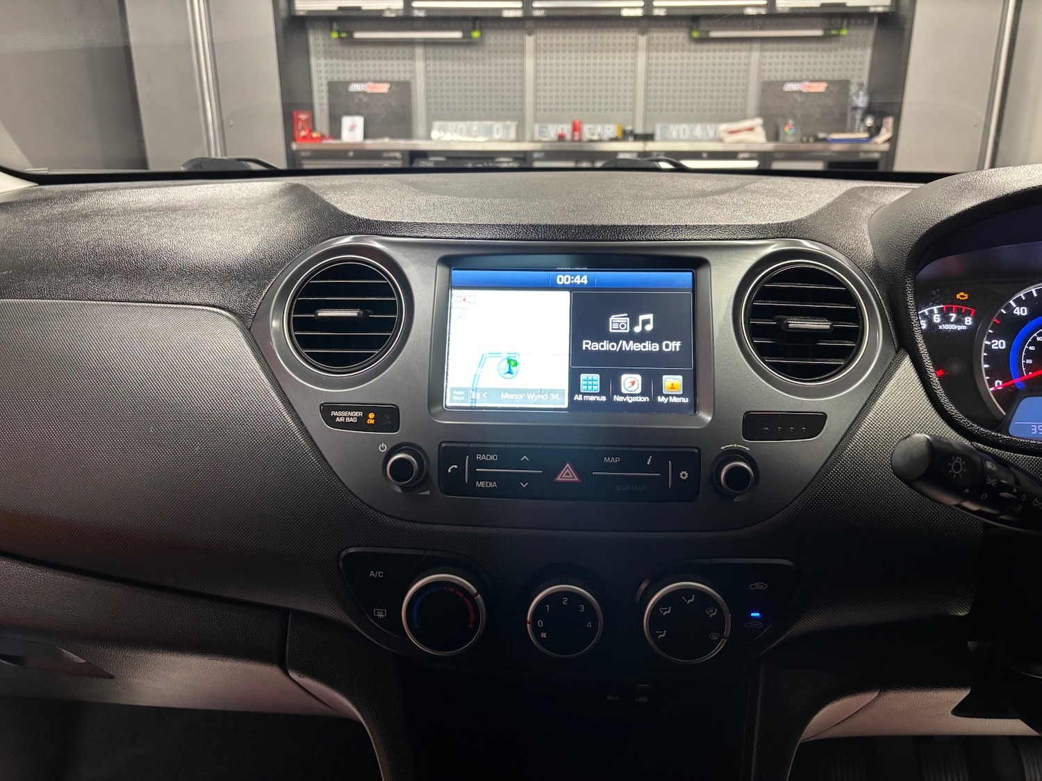 Used Hyundai i10 2020 for sale - 76620641: Photo 74